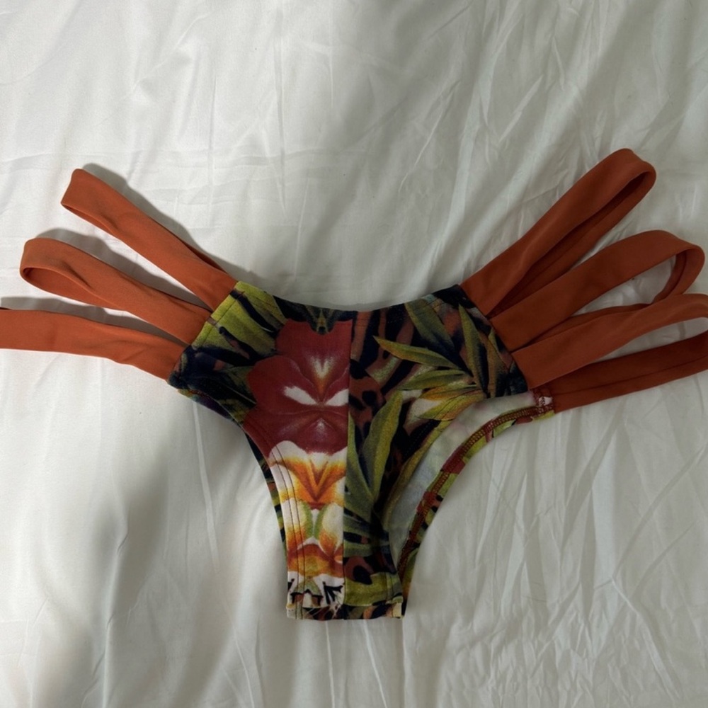 Montce bikini bottoms
